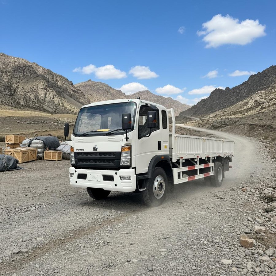 HC-CUV-022 Sinotruk HOWO Hanjiang 4.2m 160HP Urban Logistics Light Cargo Truck 2