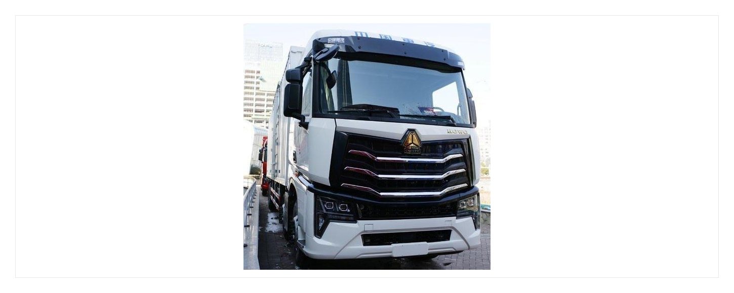 Sinotruk HOWO NX 6×2 9.6m Closed Box Van Cargo Transport Truck additional product images