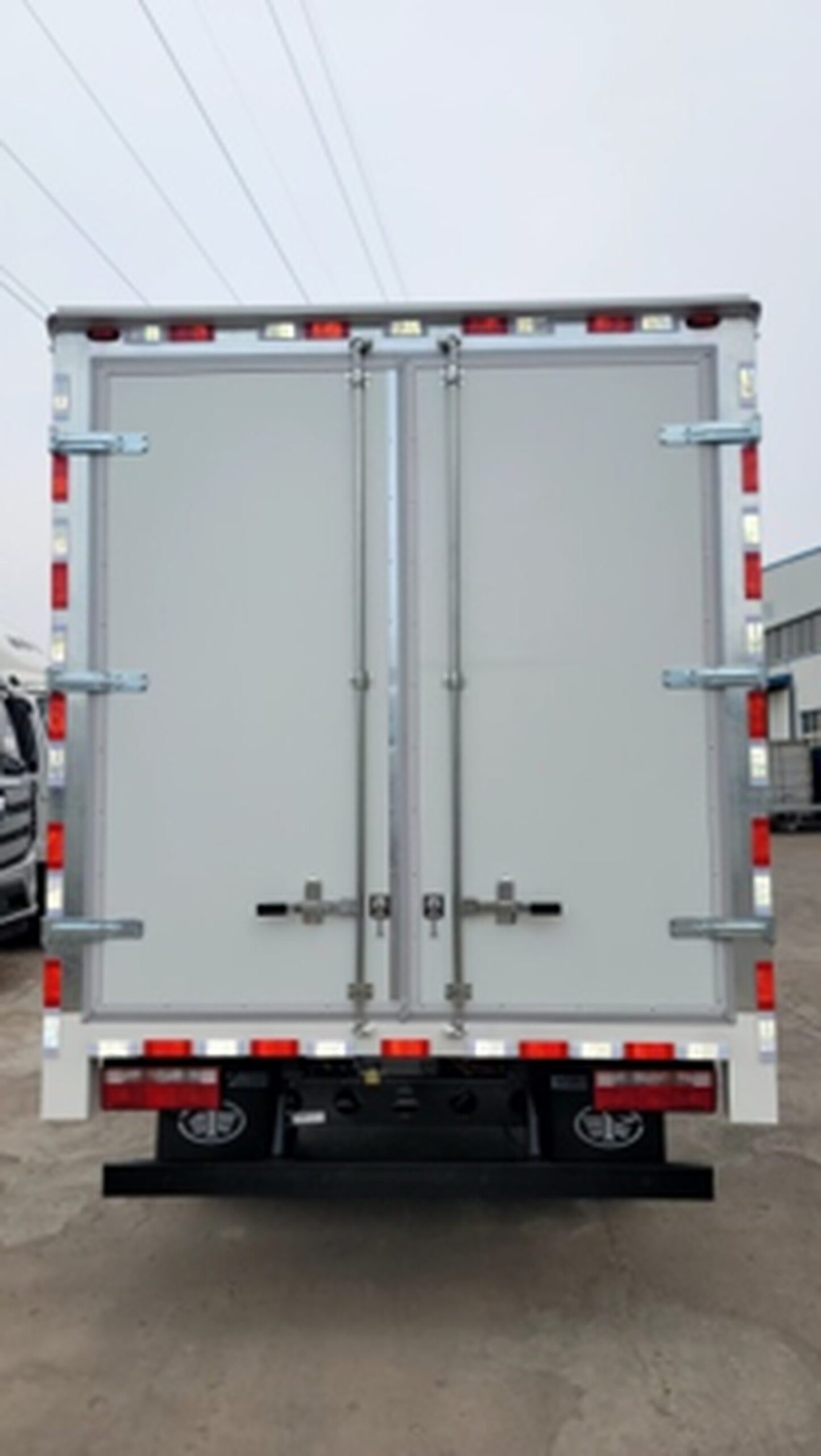 Medium Truck Medium-Volume Reefer Box additional product views