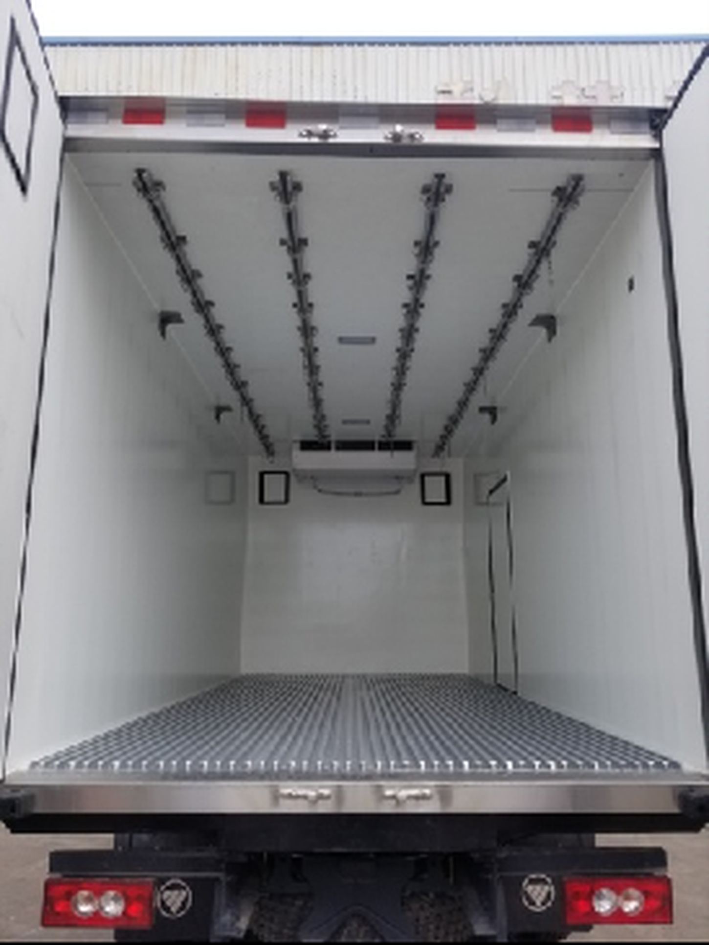 Medium Truck Extra Large Reefer Box additional product views
