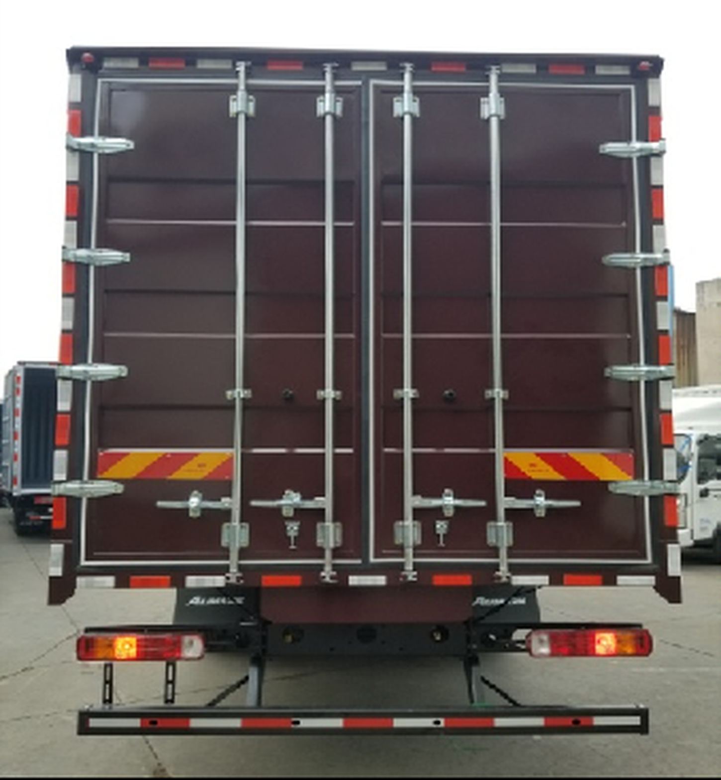 Heavy-Duty Medium Corrugated Van additional product views