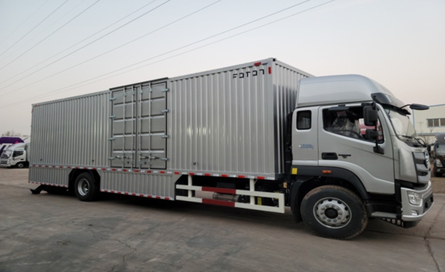 Recessed Corrugated Van additional product views